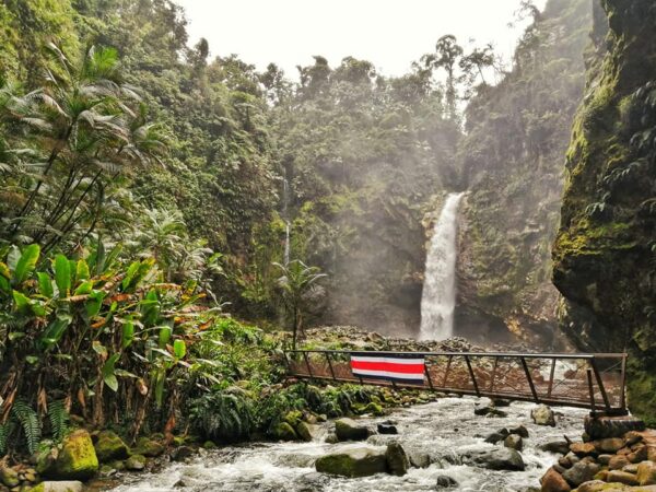 La Fortuna to Rio Agrio, Bajos del Toro, El Silencio / Each Way x 2 people